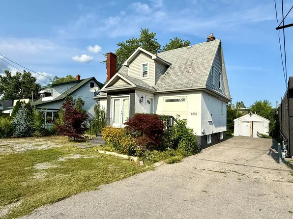 4218 Drummond Rd, Niagara Falls, ON L2E 6B9