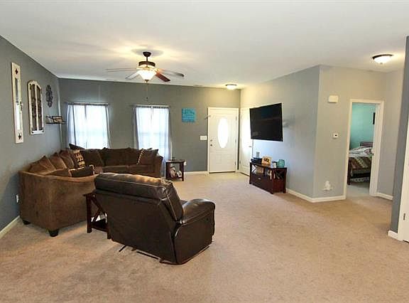 5th image of 236 Greenbrier Dr