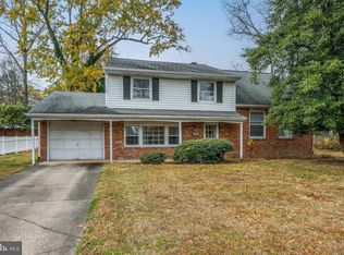 9 Hedgerow Ct, Oaklyn, NJ 08107