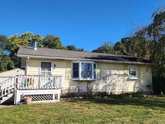 2nd image of 335 Chapel Heights Rd