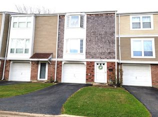 1960 Holbrook Ln, Hoffman Estates, IL