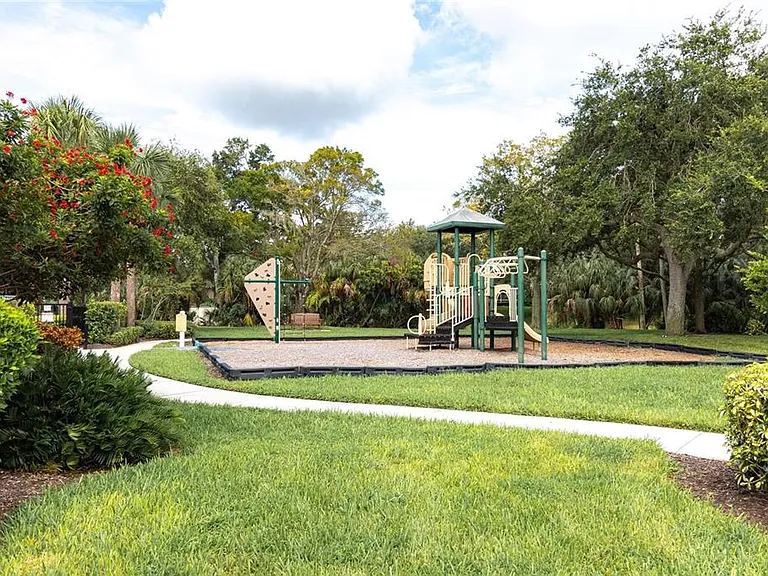 7231 Hamilton Rd — Photo 23