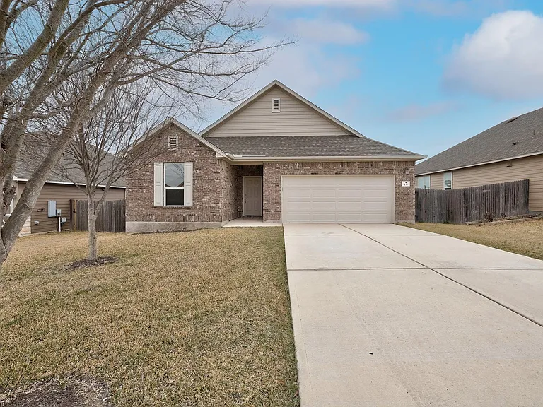 131 Connor Elkins Dr — Photo 1
