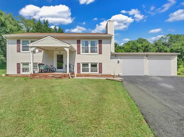 8199 Ashton Ln, Roanoke, VA 24019