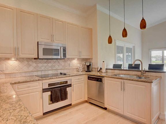 4th image of 13149 Alhambra Lake Cir