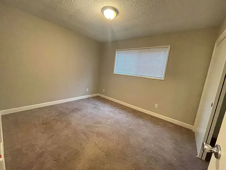 12702 E Burnside St #12 — Photo 16