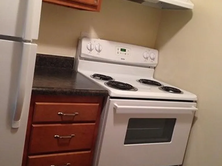 Chapel Lake Apartments — Photo 34