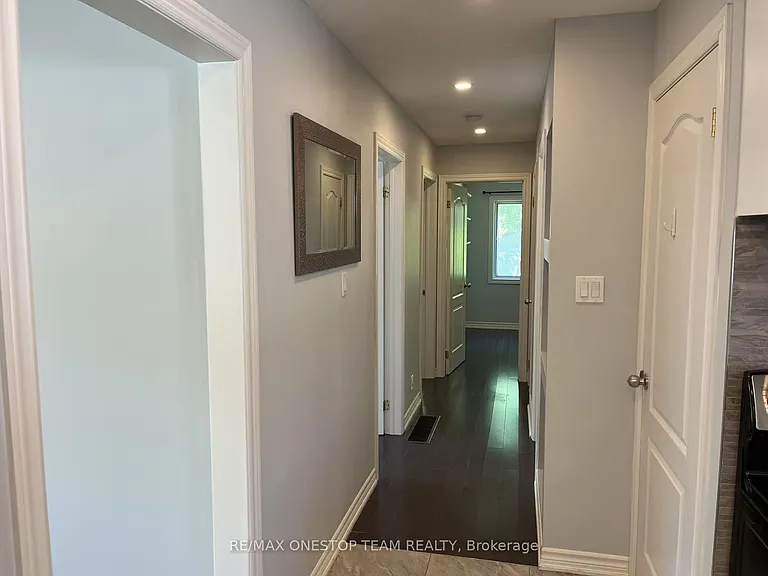 936 Pharmacy Ave — Photo 9