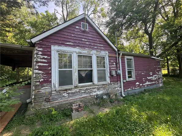 2208 S 18th St, Saint Joseph, MO 64503