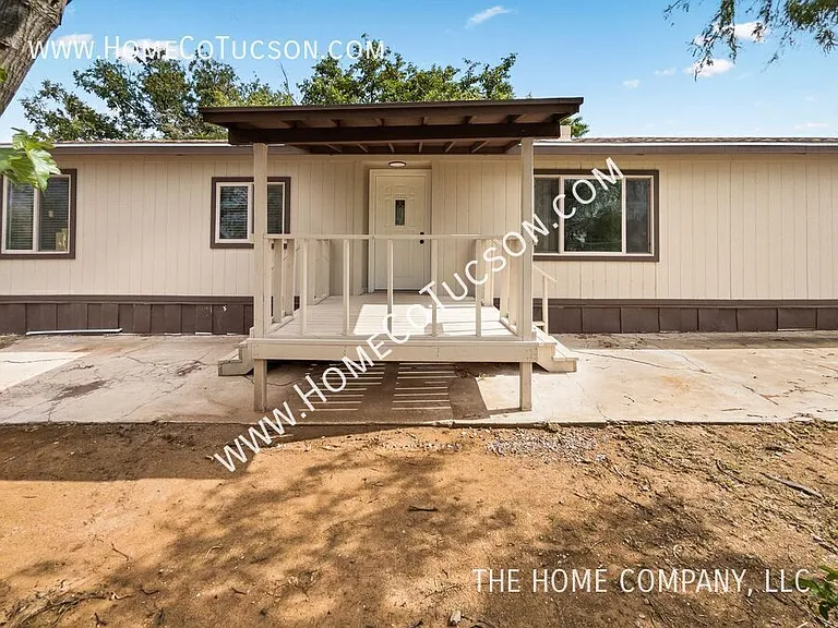 2534 N Calle Segundo — Photo 1