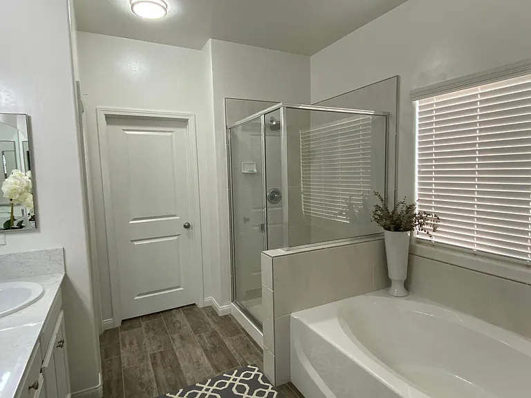 2010 Crispin St — Photo 20