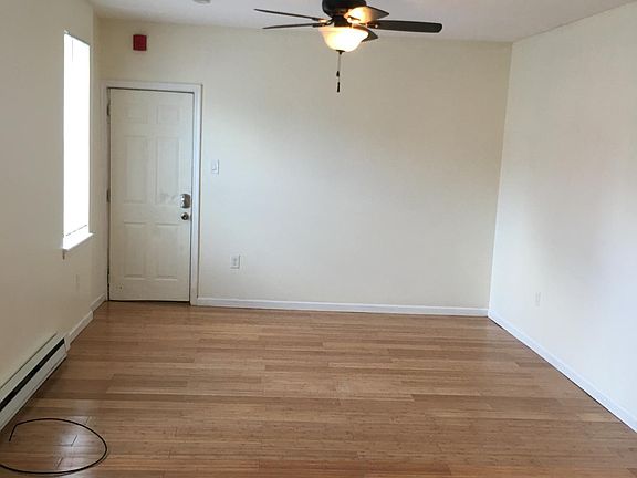 5th image of 2150 E Cumberland St #1R