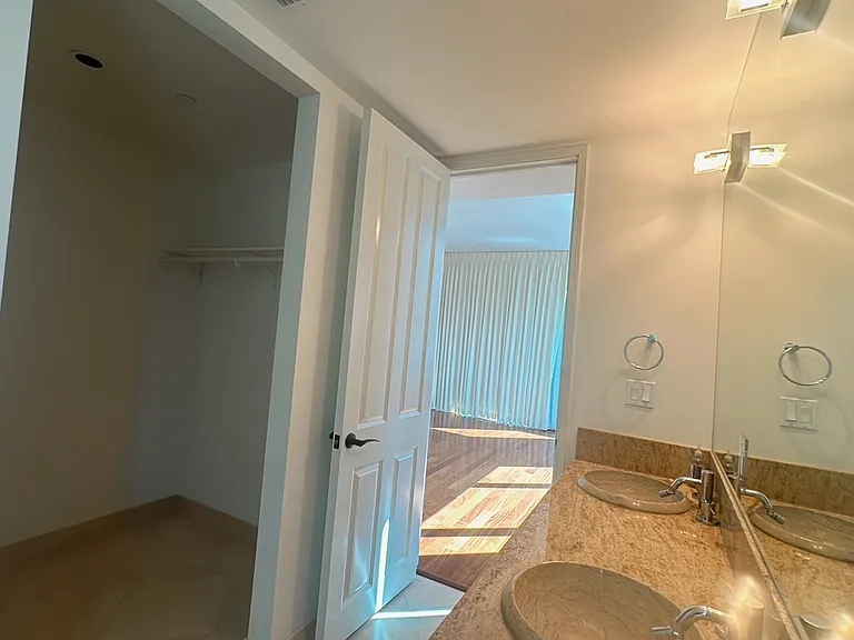 1199 Bishop St #16B — Photo 10