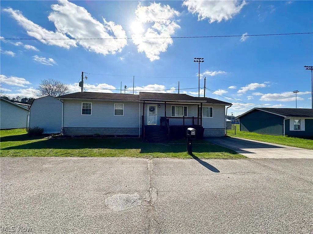 152 Viking Ln photo 1