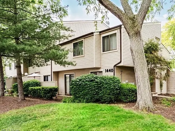 1440 Cedarwood Dr APT H, Westlake, OH 44145