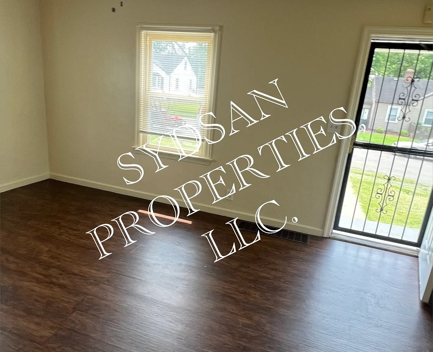 4425 Saint James Ave — Photo 4