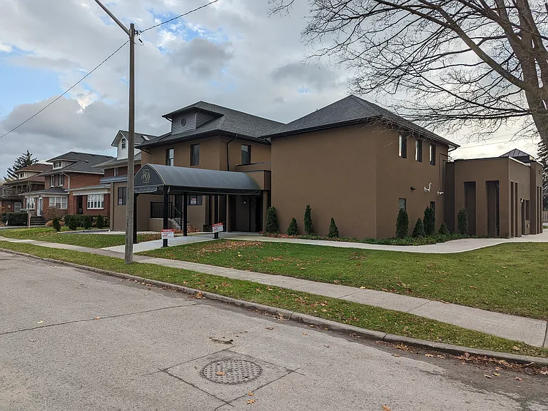 21 Wintemute St #8 — Photo 9