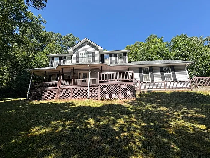 3 bed, 2.5 bath, 2094 sqft, $1,500 — Photo 1