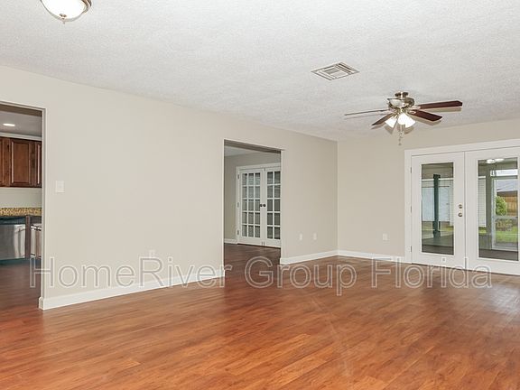 4th image of 10585 Jepson St
