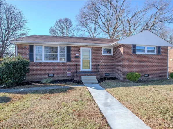 627 Charles Ave, Colonial Heights, VA 23834