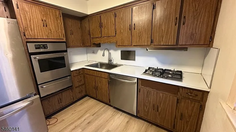 2 bed, $2,400 — Photo 2