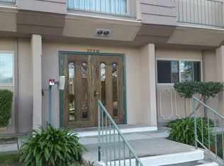 22030 Calvert St APT 12, Woodland Hills, CA 91367