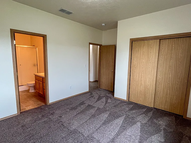 7519 N Perry St — Photo 10