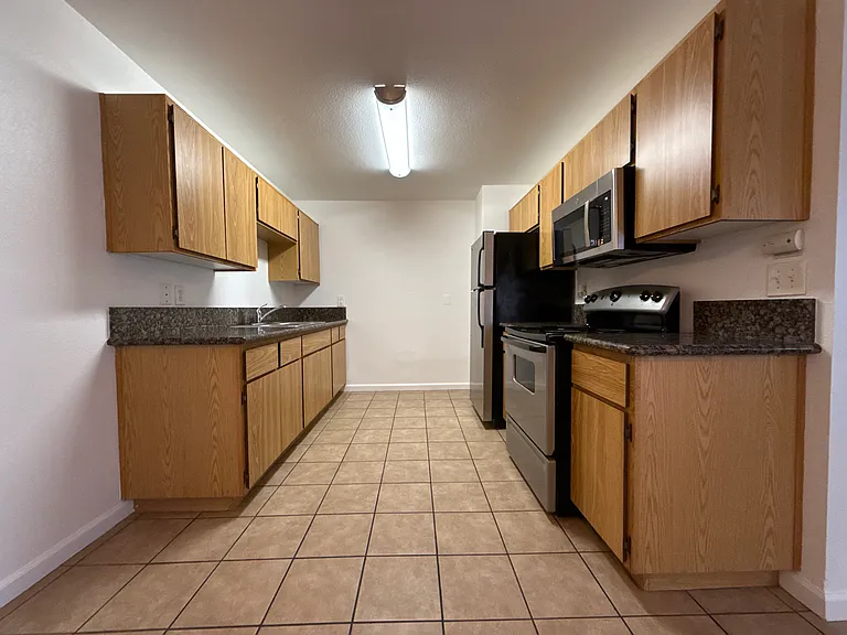 B Street Apartments — Photo 6