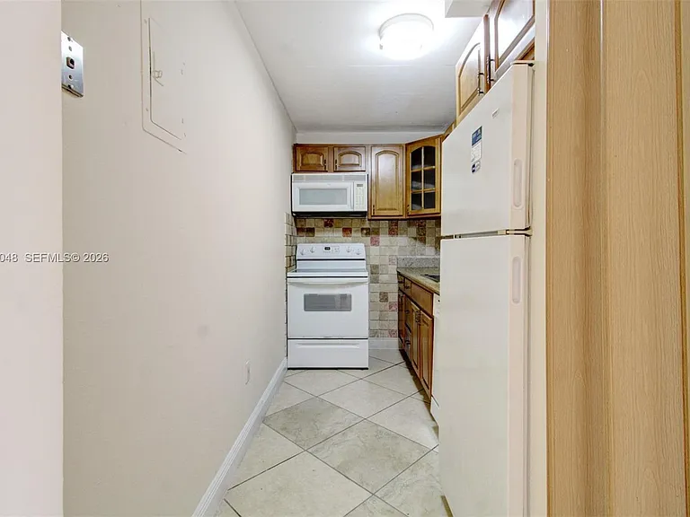 4717 NW 7th St #604-10 — Photo 11
