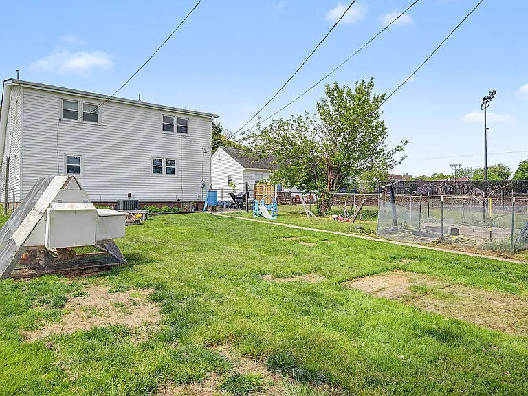 314 Clement St — Photo 6