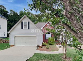 825 Georgian Hills Dr, Lawrenceville, GA 30045