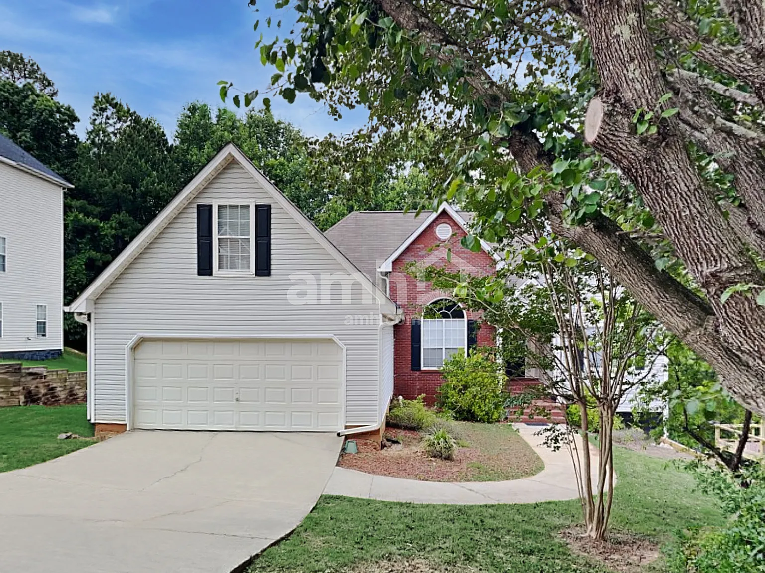 825 Georgian Hills Dr photo 1
