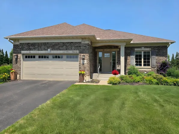 316 Wedgewood Cir, Hudson, WI 54016