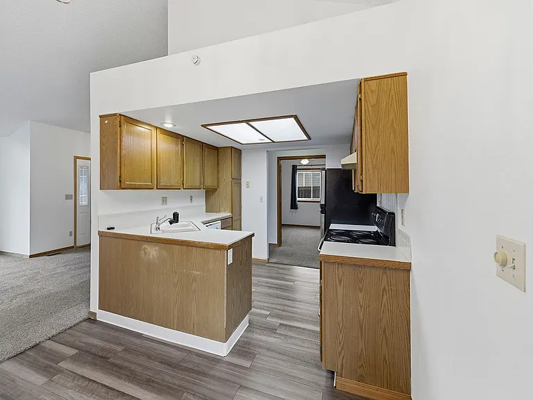 1375 W 45th St — Photo 7
