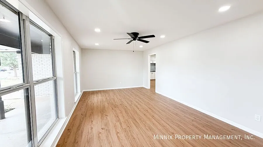 Lubbock, TX Pleasant Ridge 4 bedroom 2 bathroom for Rent- 5204 9th St. — Photo 4