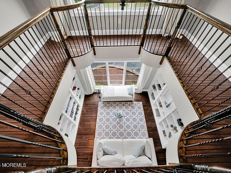 2 Hop Brook Ln — Photo 43