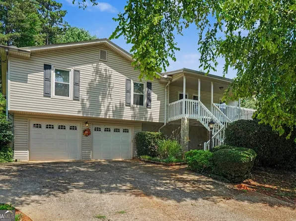 3125 Freedom Ct, Douglasville, GA 30135