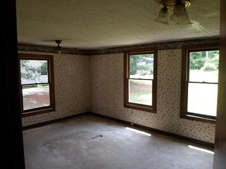 2nd image of 181 Squire Ln