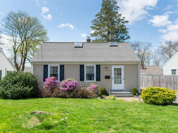5 Crescent Drive, Danbury, CT 06810