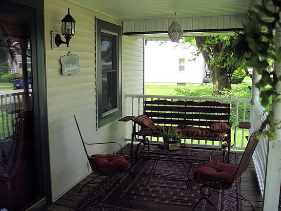 Front porch looking west