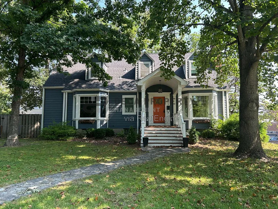203 W Cedar Ave