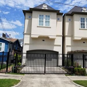 1035 E 28th St, Houston, TX, 77009