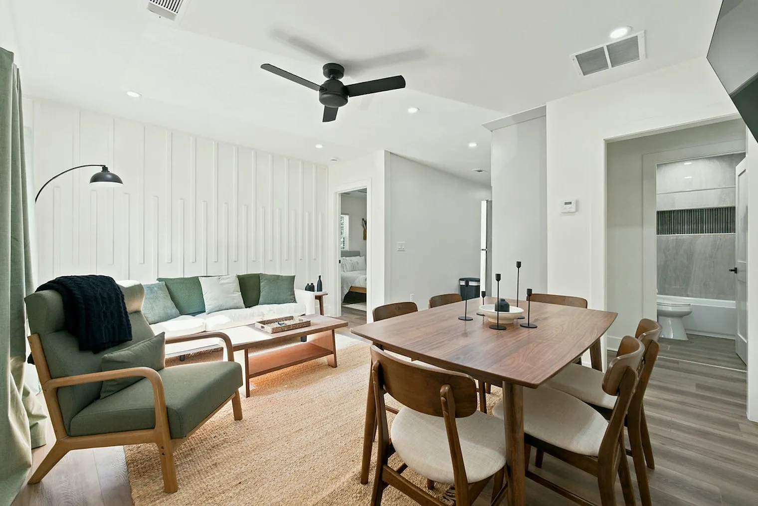 3 bed, 2.0 bath, $9,198 — Photo 2