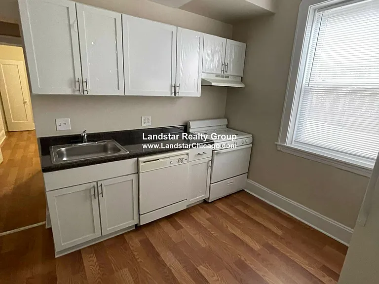 1936 W Estes Ave #G — Photo 14