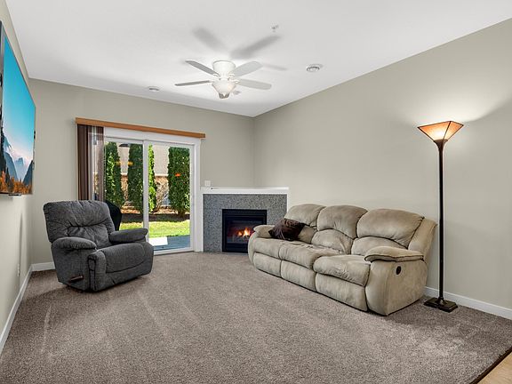 2nd image of 1165 Parkwood Ln