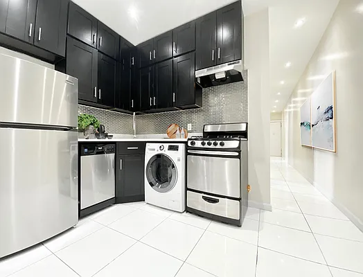 Rented by Vector New York, LLC | media 11