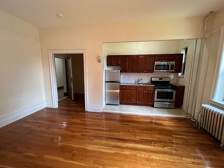 Sevilla Grande - Renovated Units at Journal Square Path — Photo 10
