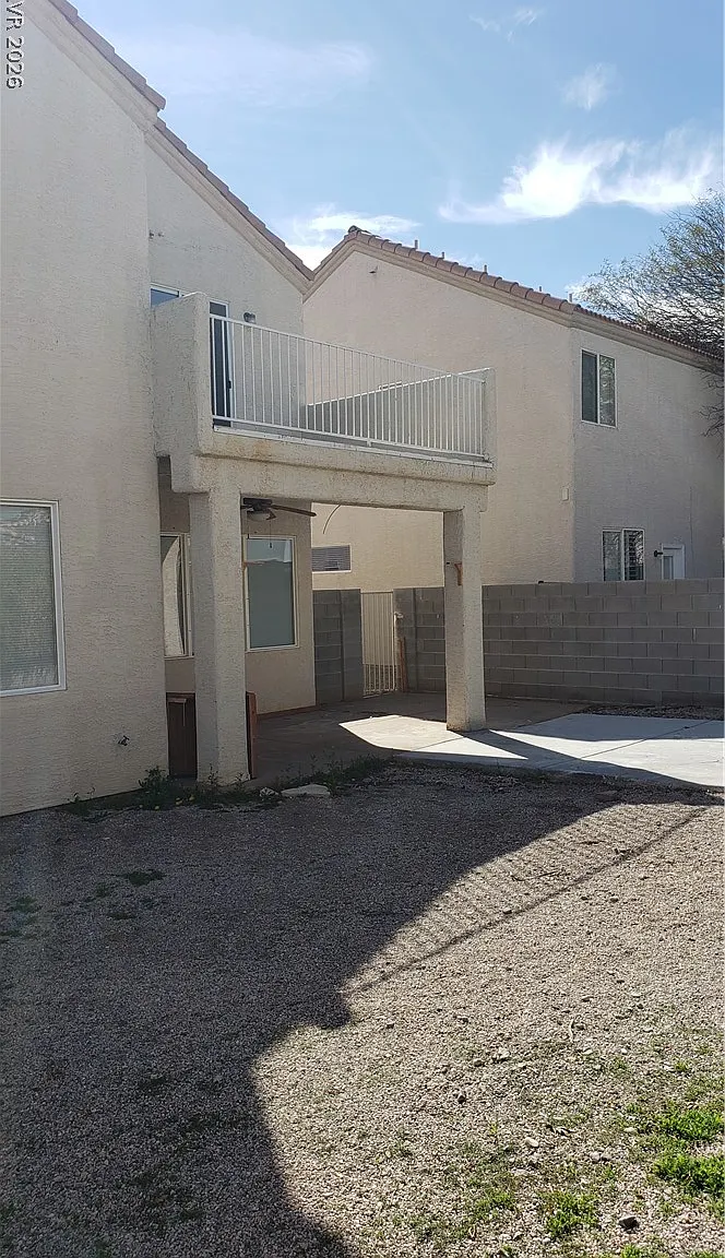 5 bed, 2.5 bath, 2381 sqft, $2,059 — Photo 4