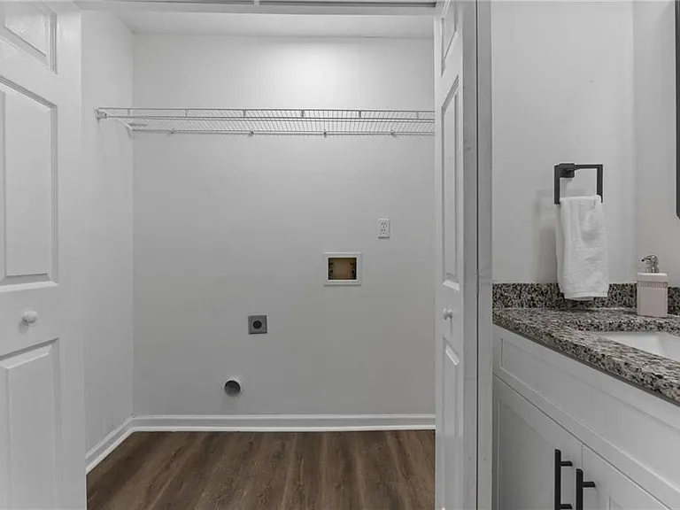 9404 Cypress Ln — Photo 19