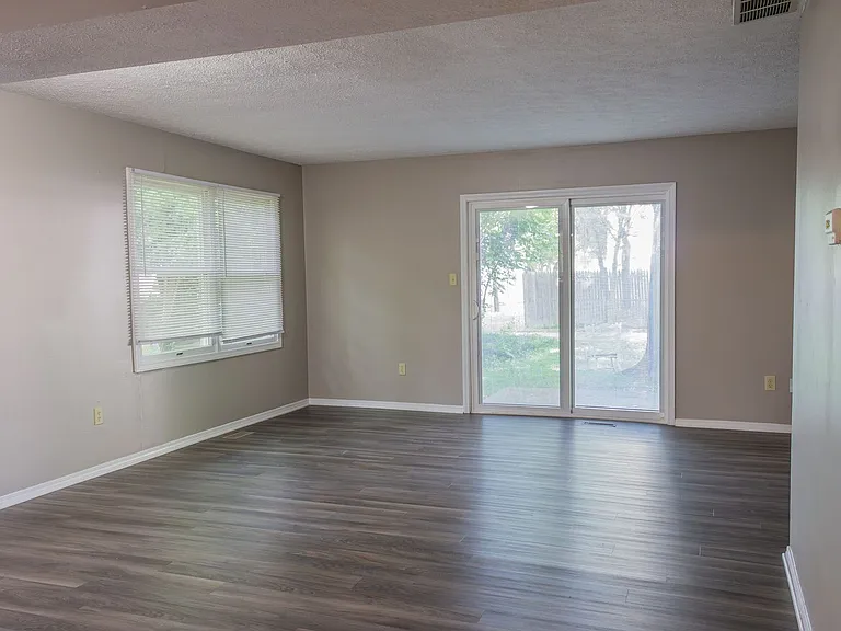 1310 S Madison St — Photo 7